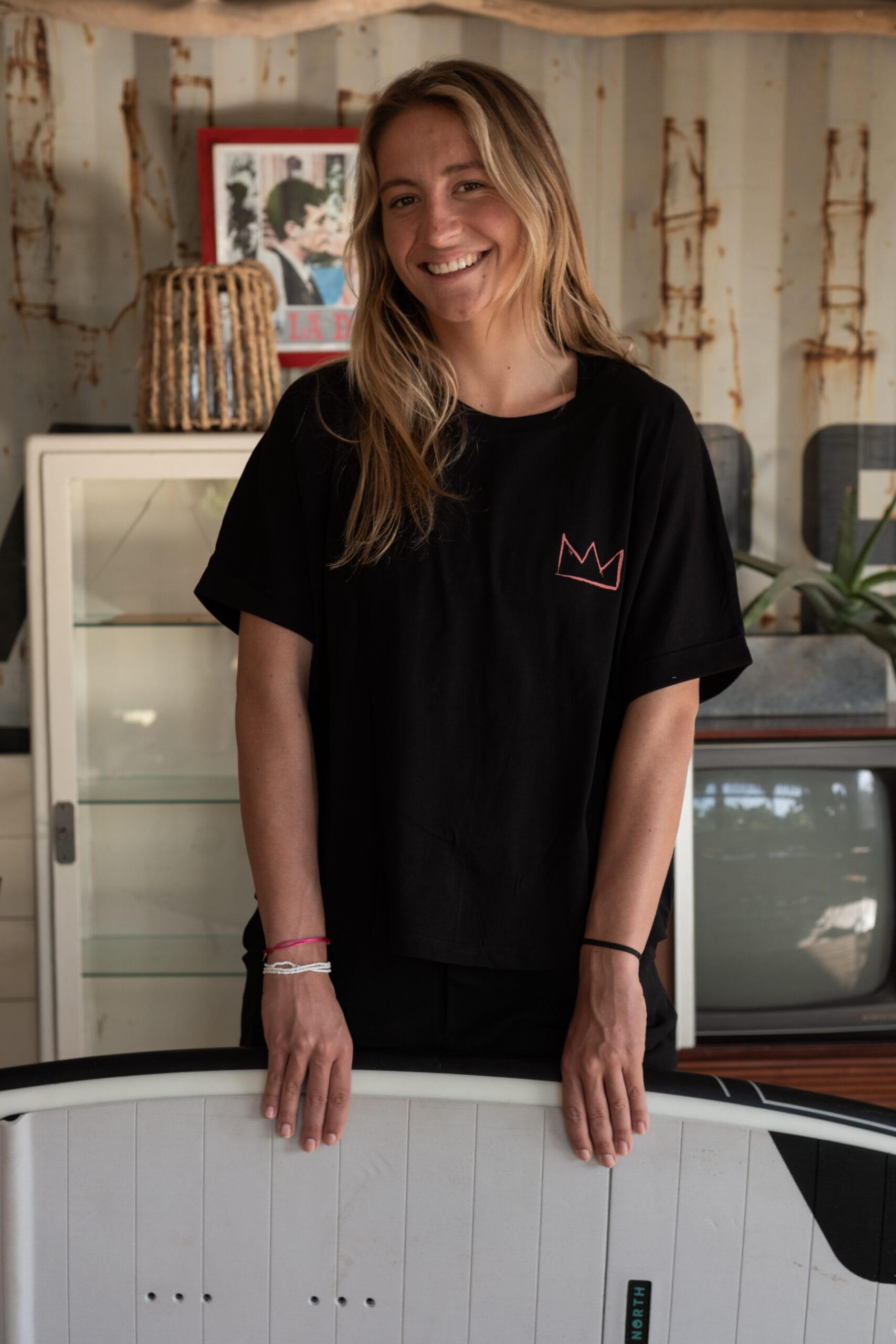 Camiseta surfera mangacorta Negra - Imagen 2